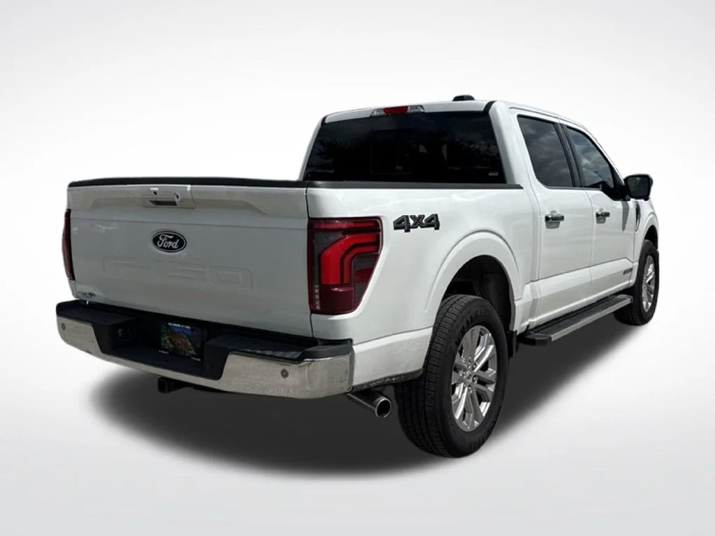 Certified Used 2026 Oxford White Ford Lariat image 5