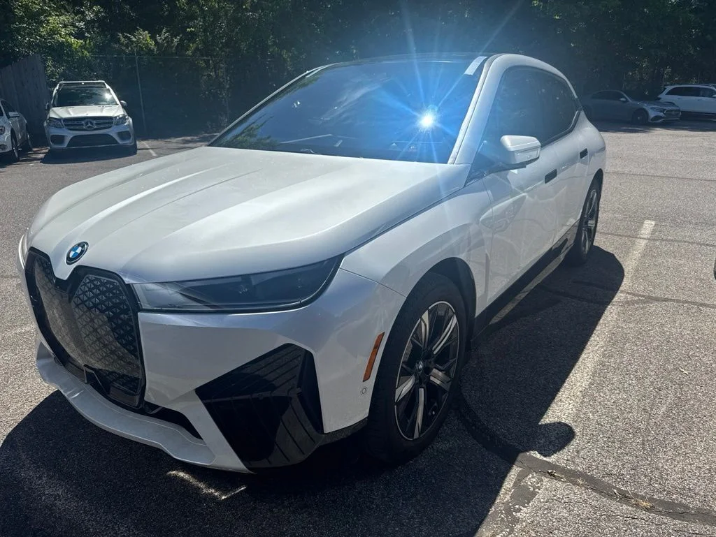 2024 BMW iX xDrive50's photo