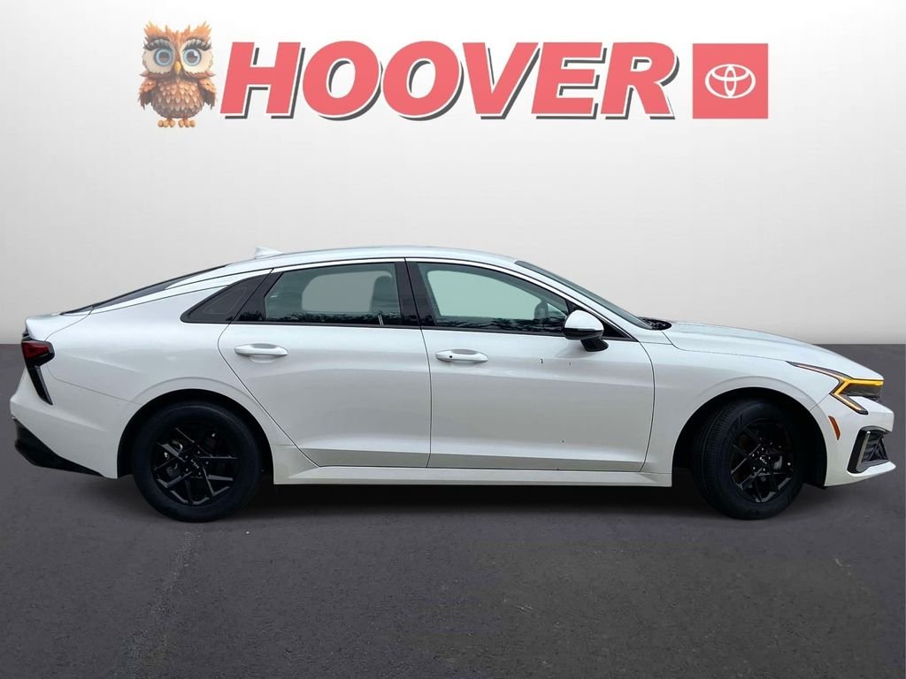 Used 2025 White Kia LXS image 2