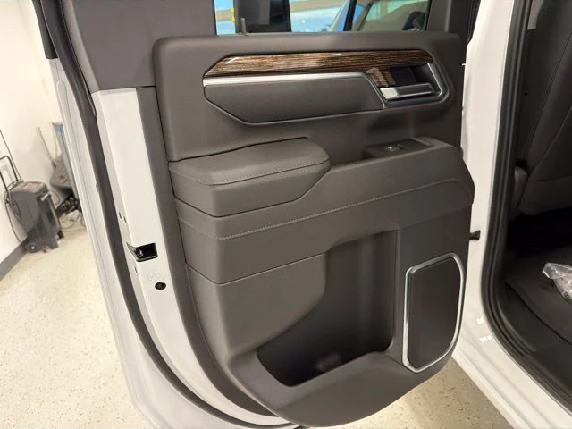 New 2026 Summit White GMC SLE image 44