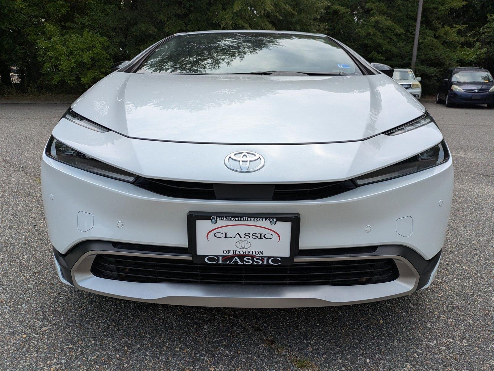 Used 2024 Wind Chill Pearl Toyota SE image 9