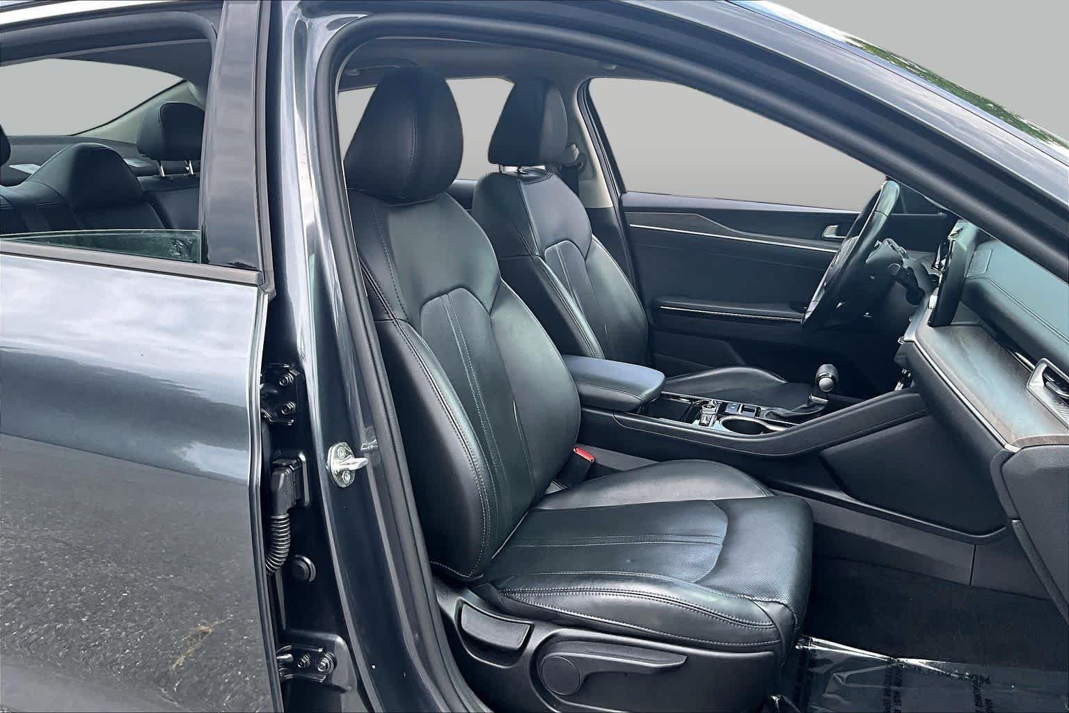 Used 2021 Gravity Gray Kia EX image 9