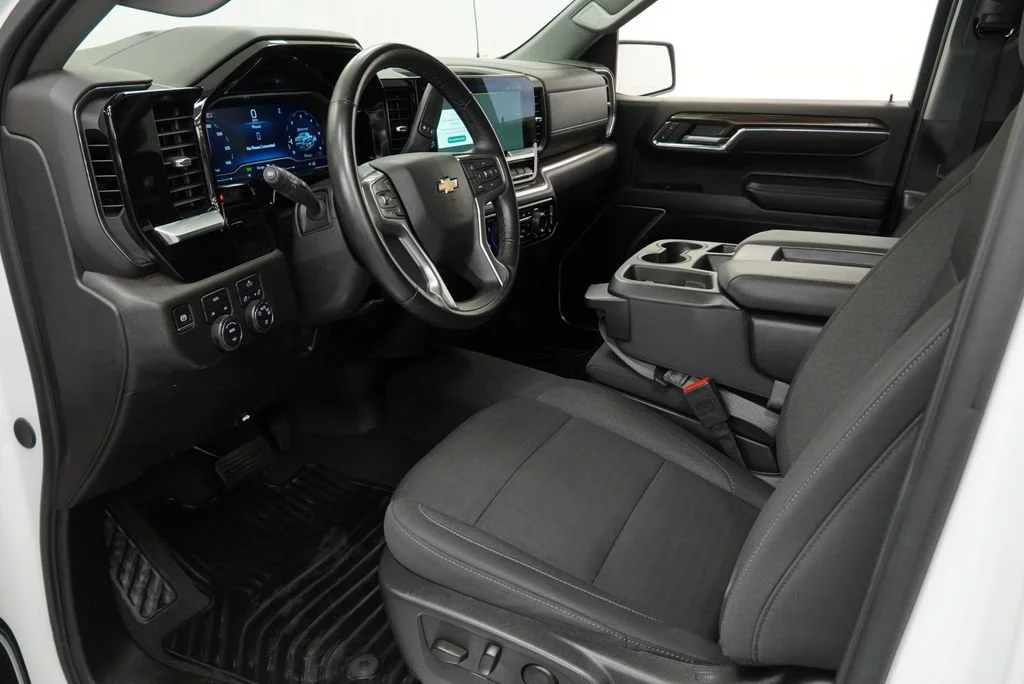 Used 2024 Summit White Chevrolet LT (2FL) image 11