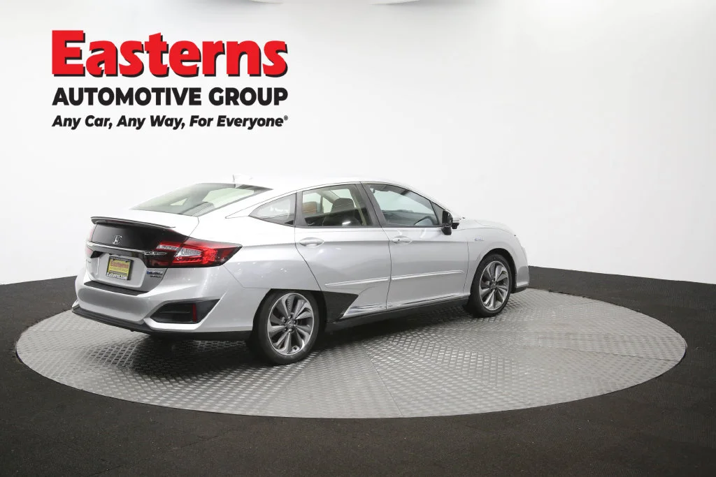Used 2018 Silver Honda Touring image 40