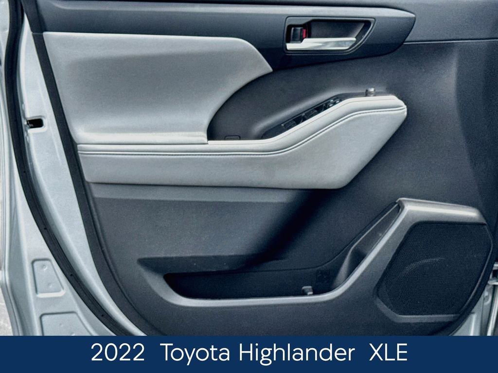Used 2022 Silver Toyota XLE image 18