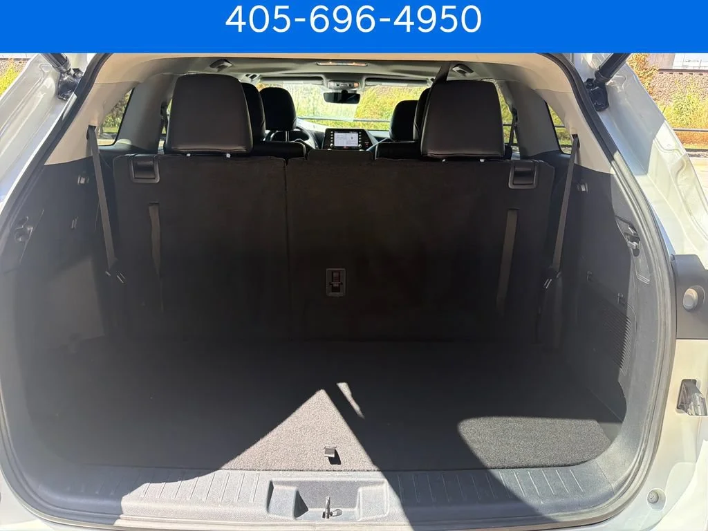 Pre-Owned 2022 Toyota Highlander XLE