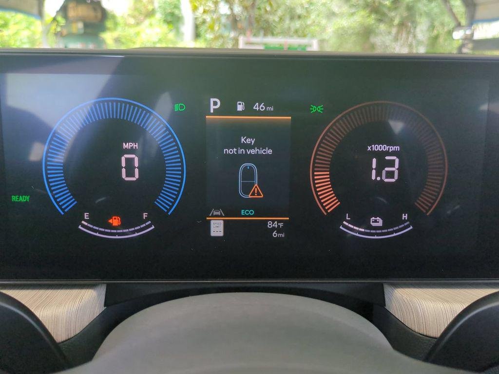 New 2026 Gray Hyundai SEL image 34