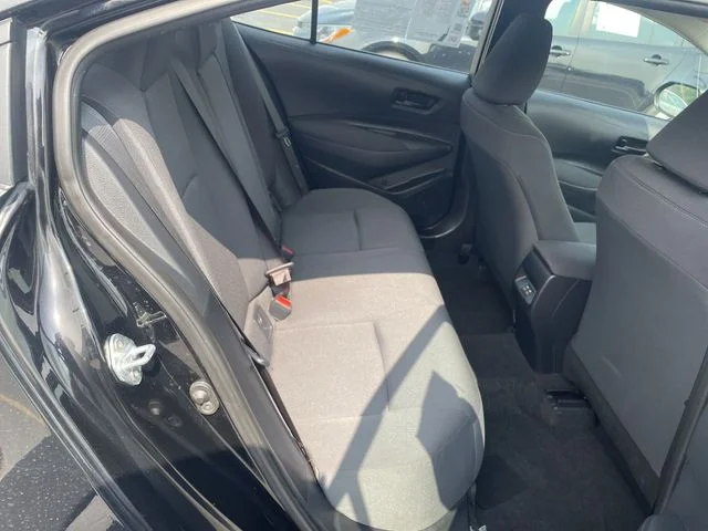 2025 Toyota Corolla LE - Photo 37