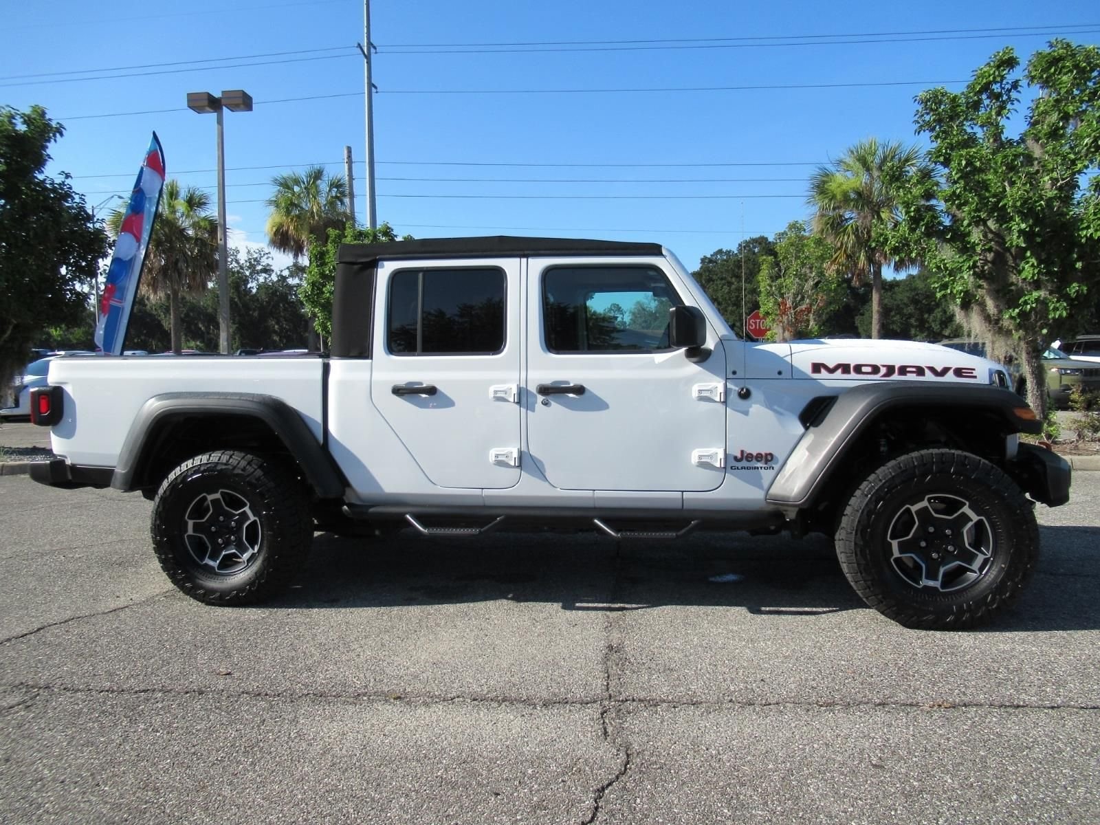 Used 2022 White Jeep Mojave image 2
