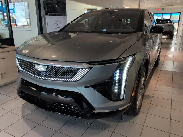 New 2025 Argent Silver Metallic Cadillac Luxury 1 image 32