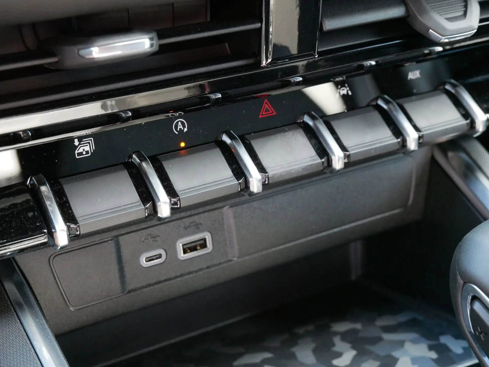2026 GMC Canyon Elevation - Photo 11