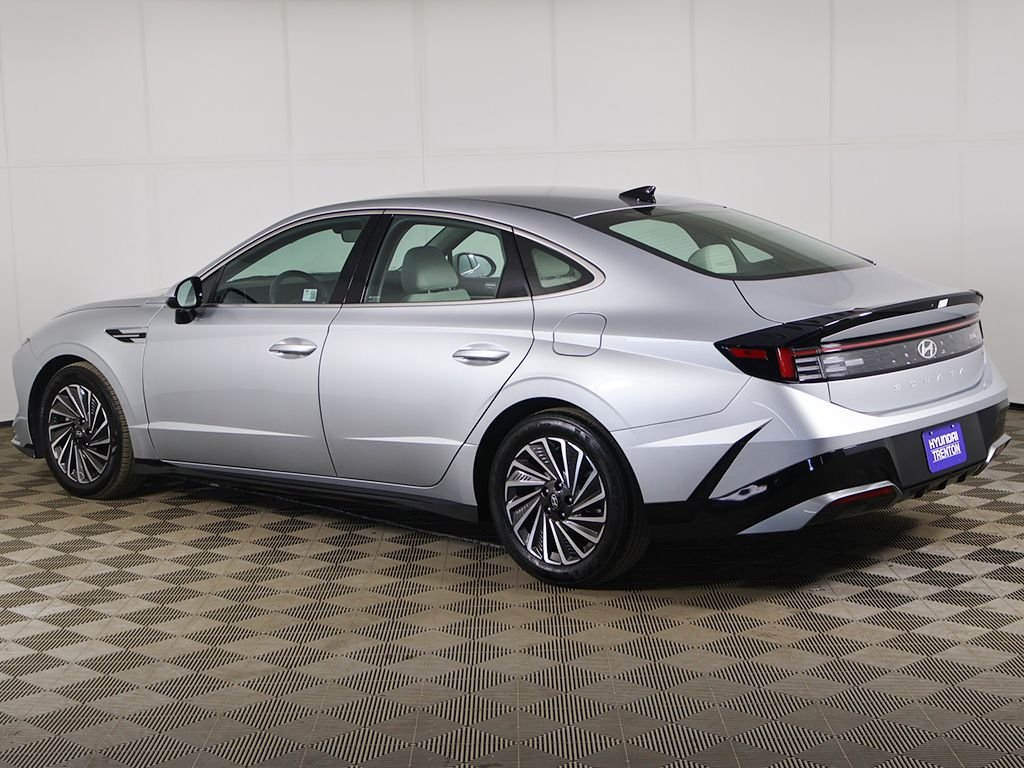 Certified Used 2024 Silver Hyundai SEL image 8