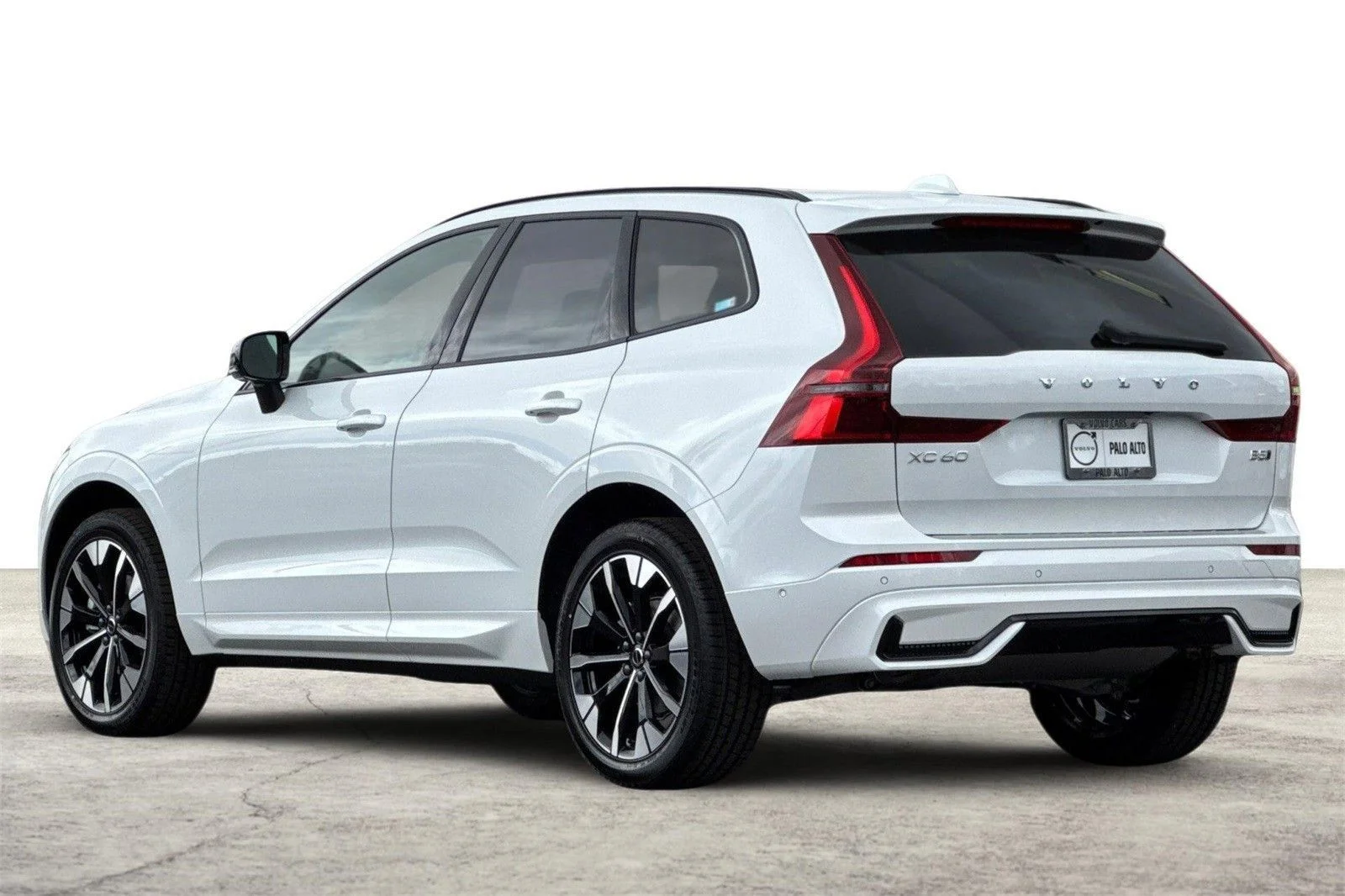 2026 Volvo XC60 Plus - Photo 6