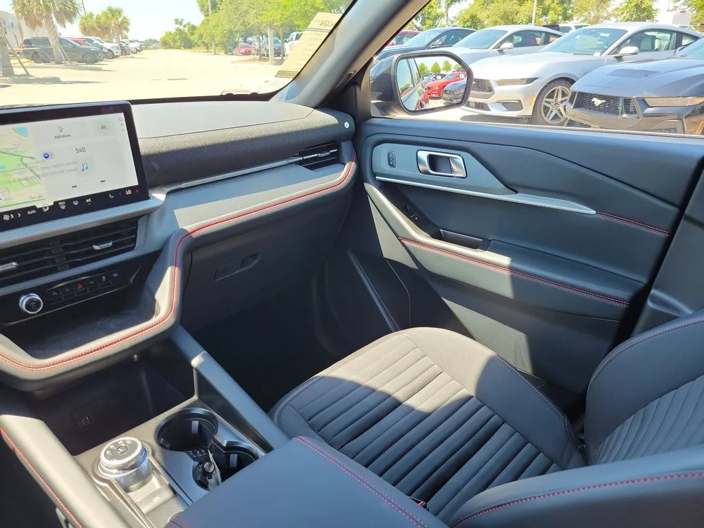 New 2026 Agate Black Metallic Ford ST-Line image 13
