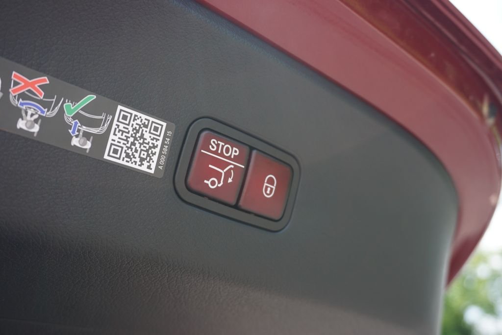 New 2026 MANUFAKTUR Patagonia Red Metallic Mercedes-Benz GLC 300 Coupe image 66