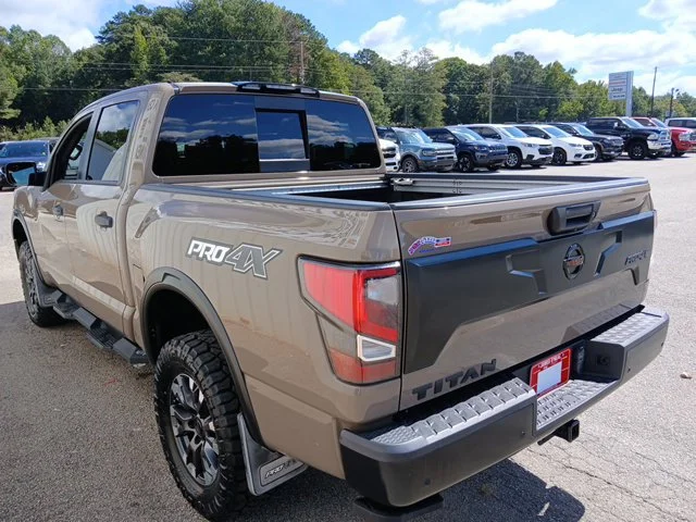 Used 2021  Nissan PRO-4X image 9