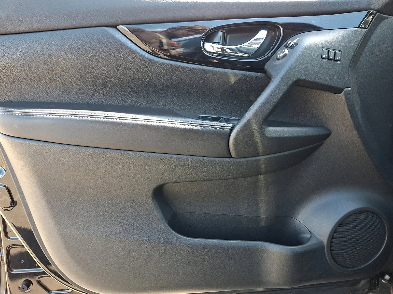 2022 Nissan Rogue Sport SL - Photo 12