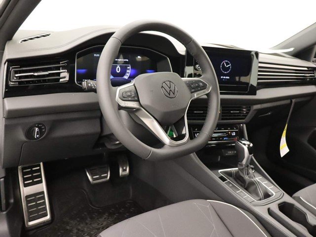 New 2026 Pure White Volkswagen 1.5T Sport image 13