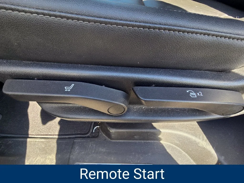 Used 2022 BLACK Chevrolet LT image 12