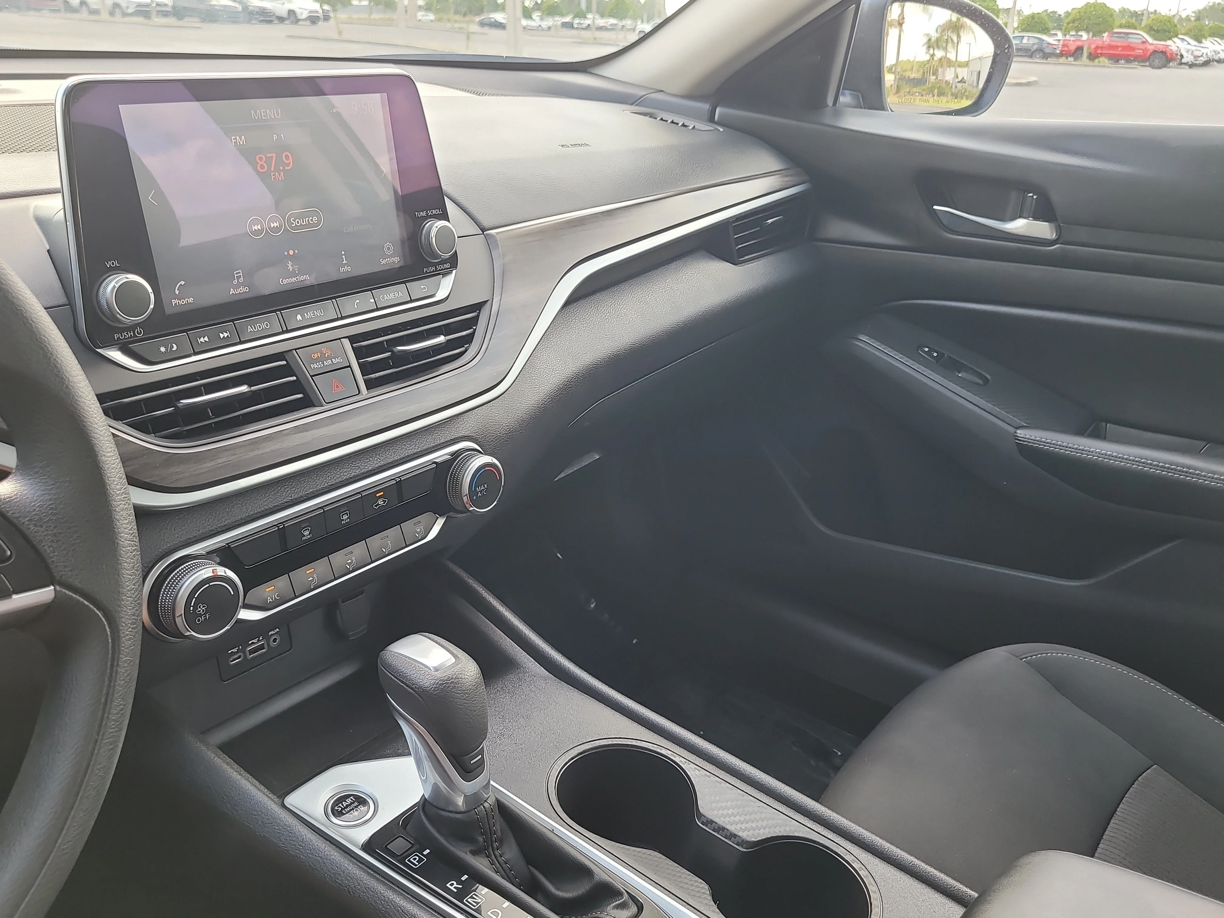 Used 2025 Gun Metallic Nissan SV image 20