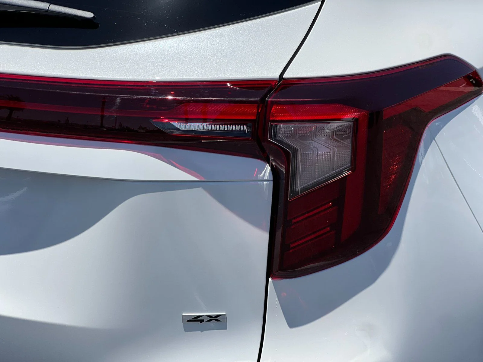 New 2026 White Kia S image 32