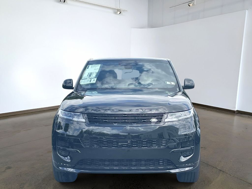 New 2026 Santorini Black Land Rover Dynamic SE image 2