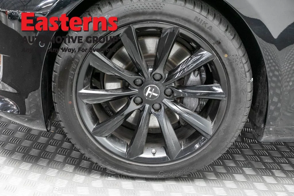Used 2019 Black Tesla 75D image 26