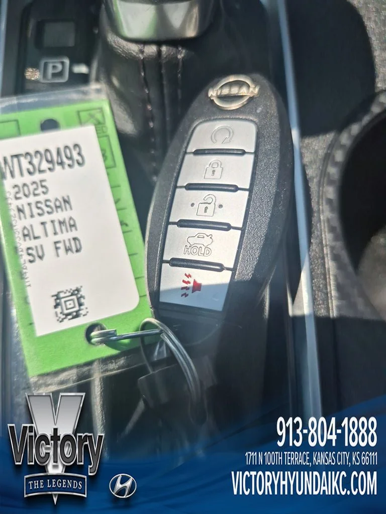 Used 2025 Black Nissan 2.5 SV image 28
