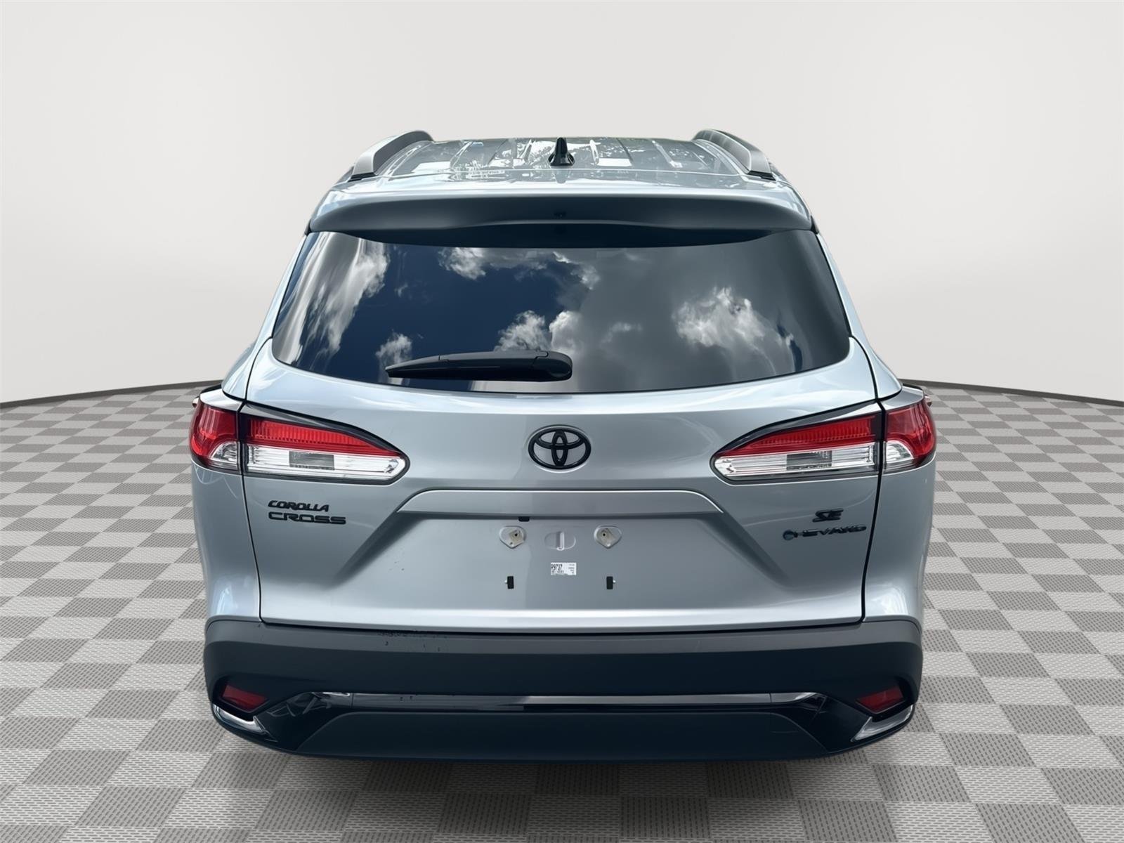 Used 2025 Sonic Silver Toyota Hybrid SE image 6