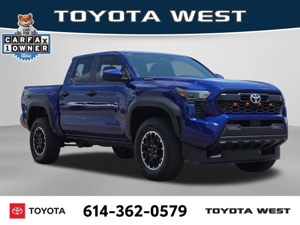 Used 2025  Toyota  image 4