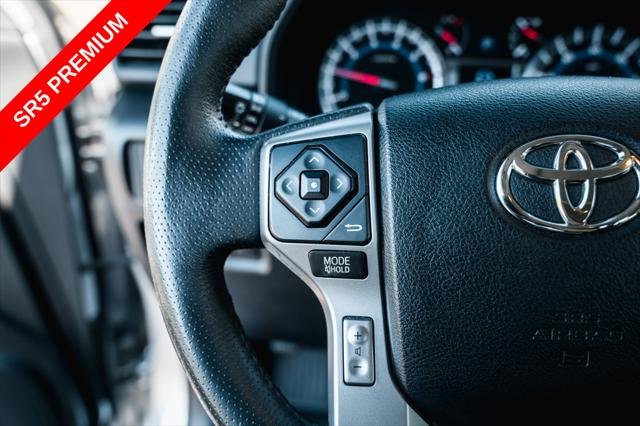 Certified Used 2019 CLASSIC SILVER MET Toyota  image 16