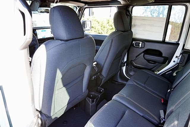 New 2026 Bright White Clear-Coat Exterior Paint Jeep Sport S image 23