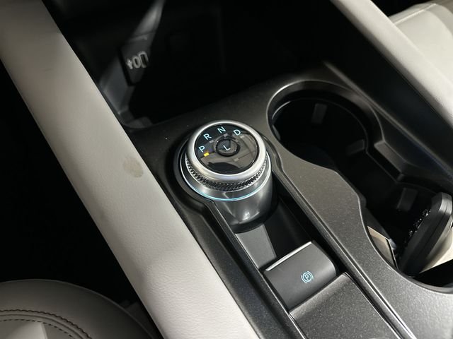 New 2026 Star White Metallic Tri-Coat Ford Active image 25