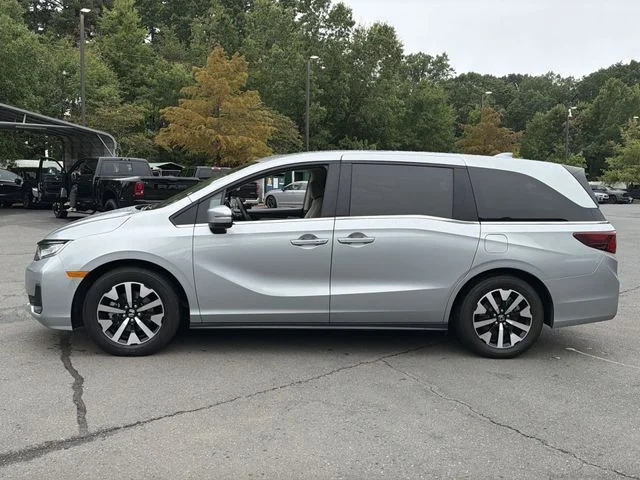 Used 2025  Honda EX-L image 10