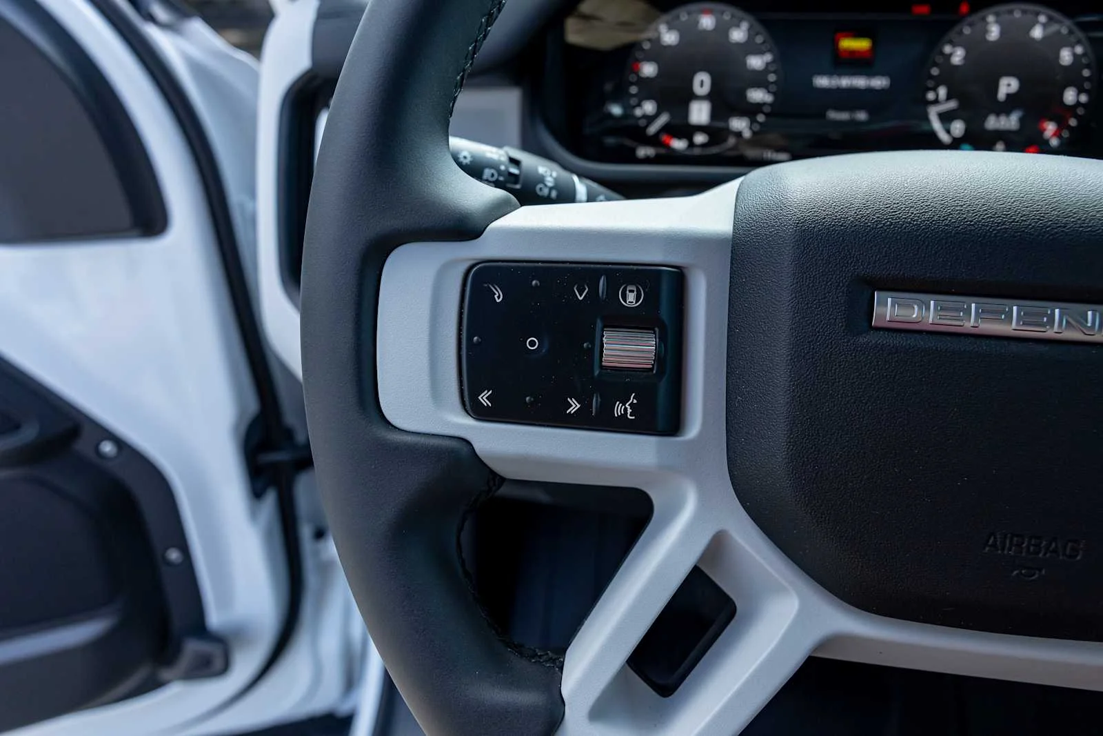 New 2026 Fuji White Land Rover S image 15