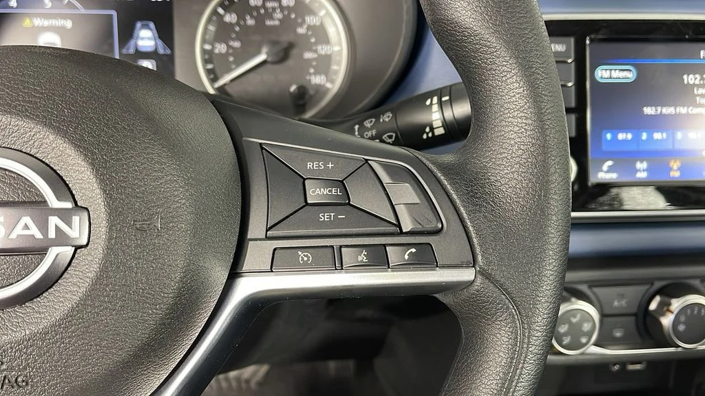 Used 2025 Silver Nissan 1.6 SV image 24
