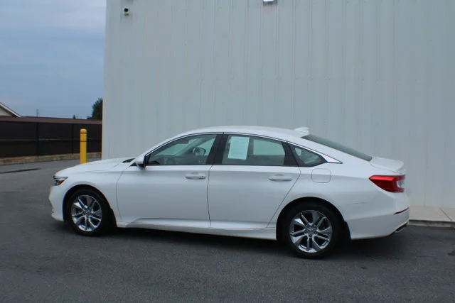Used 2018 White Honda LX 1.5T image 3