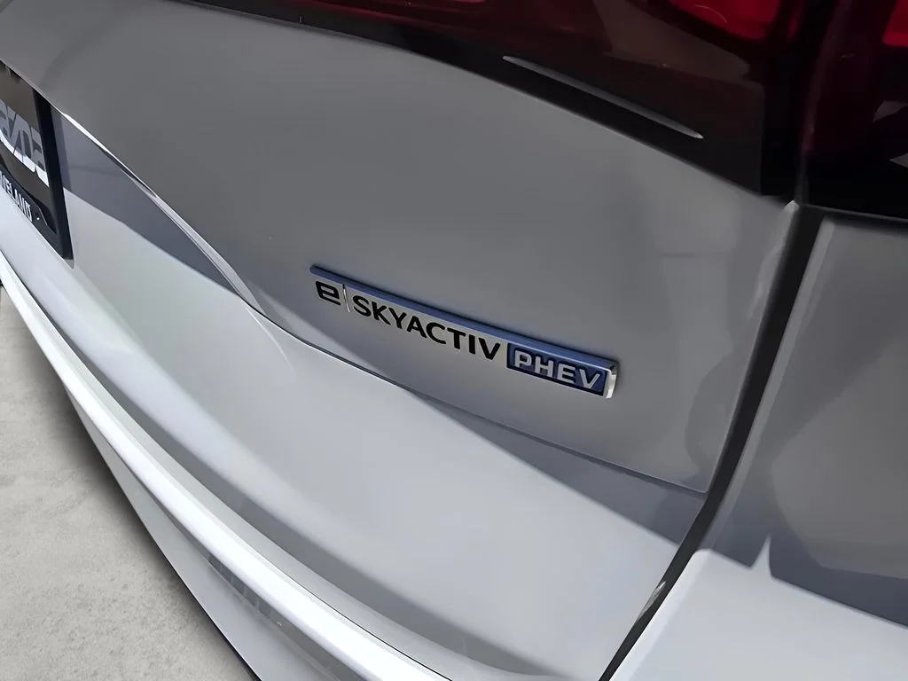 Used 2025 Rhodium White Premium Mazda Premium Package image 30