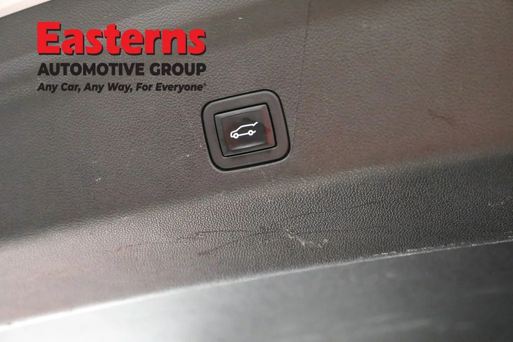 Used 2023 White Chevrolet LT image 22