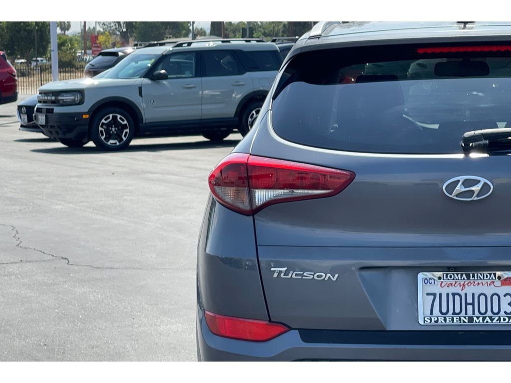 Used 2017 Coliseum Gray Hyundai Sport image 15