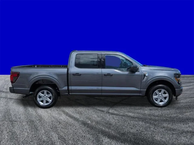 New 2026 Carbonized Gray Metallic Ford XLT image 3