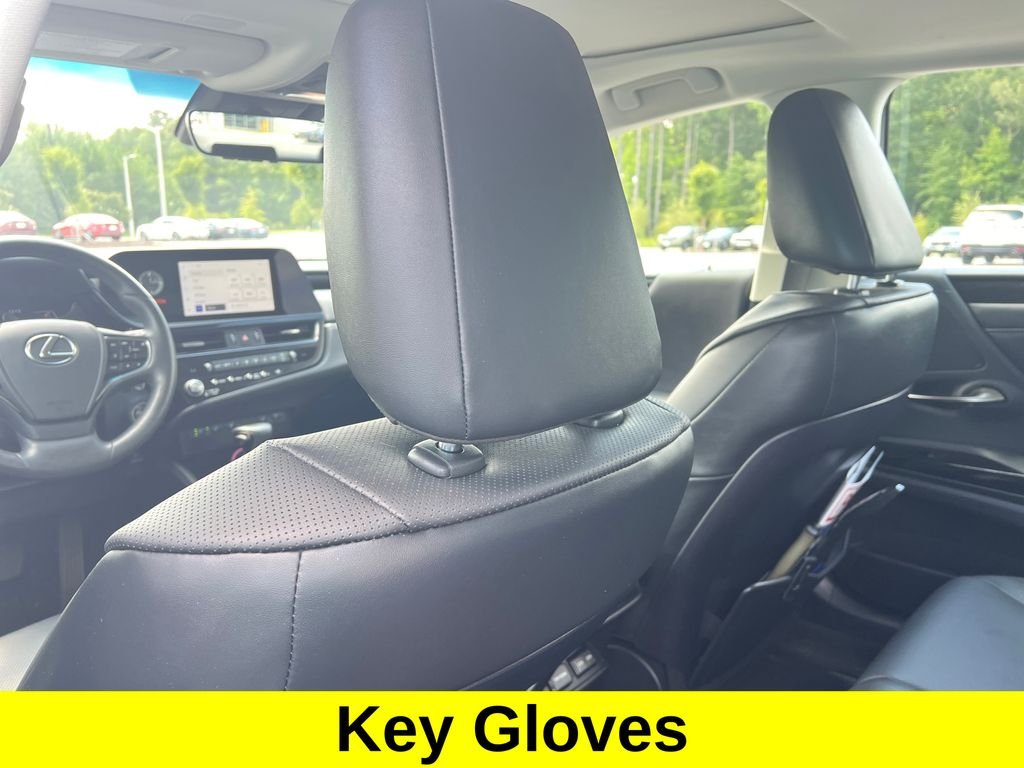 Used 2024  Lexus 350 image 23