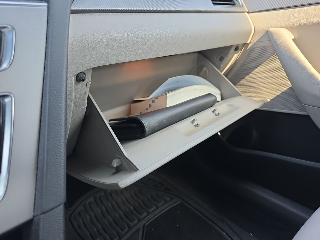 Used 2015 Blue Hyundai SE image 26