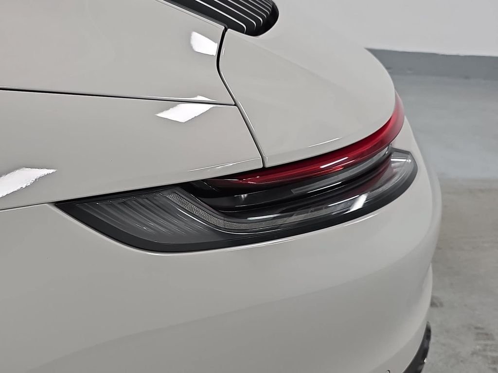 Used 2021  Porsche Targa 4S image 29