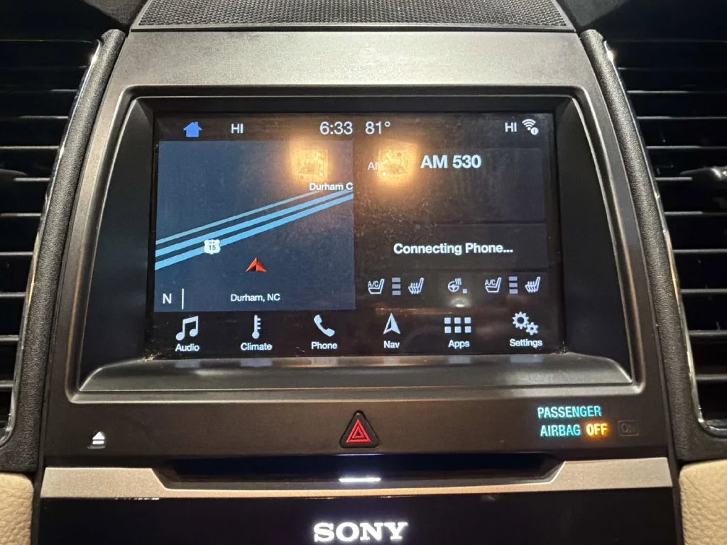 Used 2018 White Ford Limited image 22