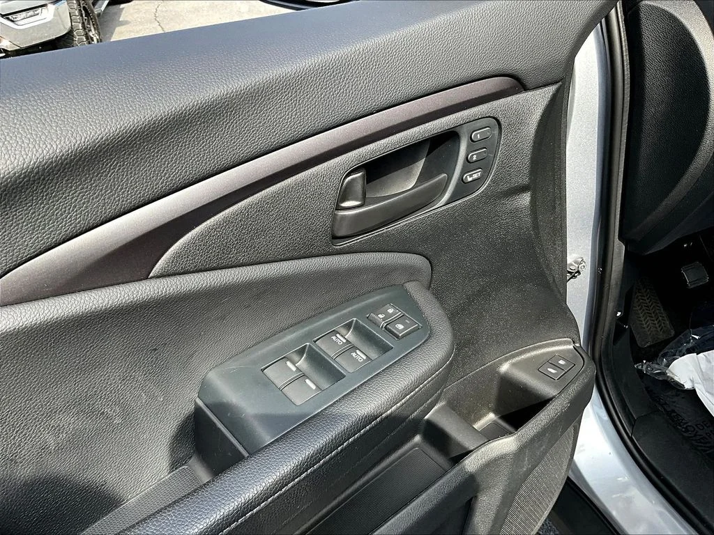 Used 2023 Lunar Silver Metallic Honda EX-L image 19