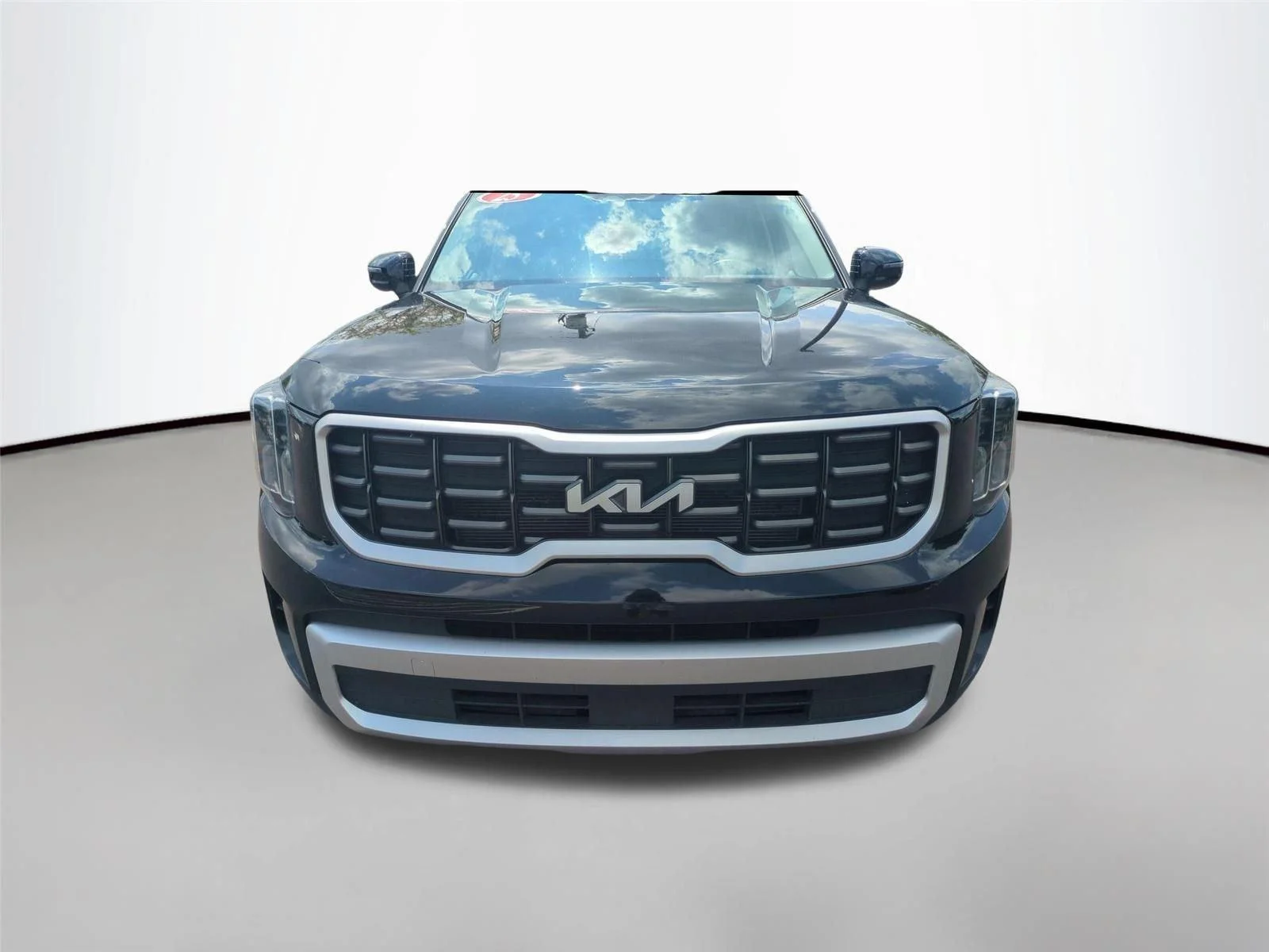 Used 2025 Ebony Black Kia S image 15