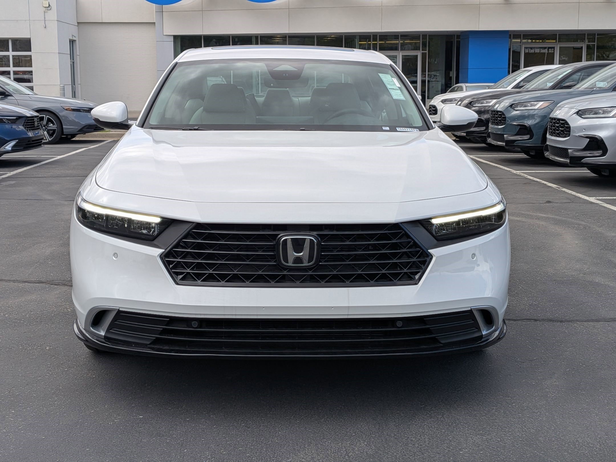 New 2026 Platinum White Pearl Honda Touring image 9