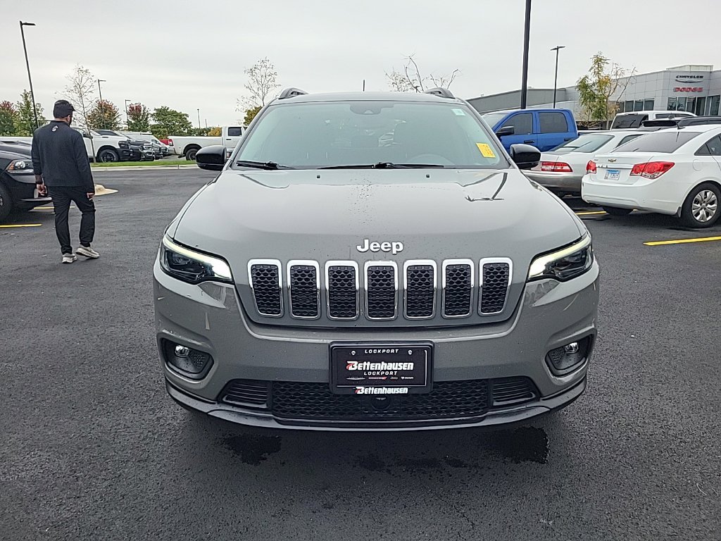 Used 2022 Gray Jeep Latitude Lux image 7
