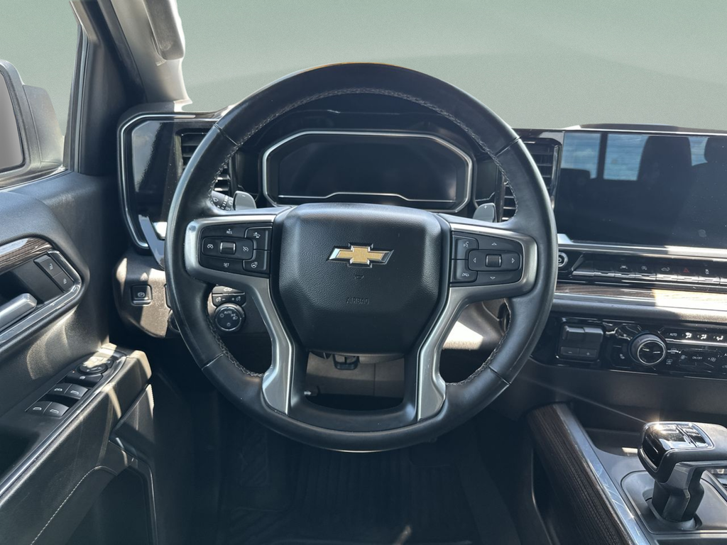 Used 2024 White Chevrolet LT image 26